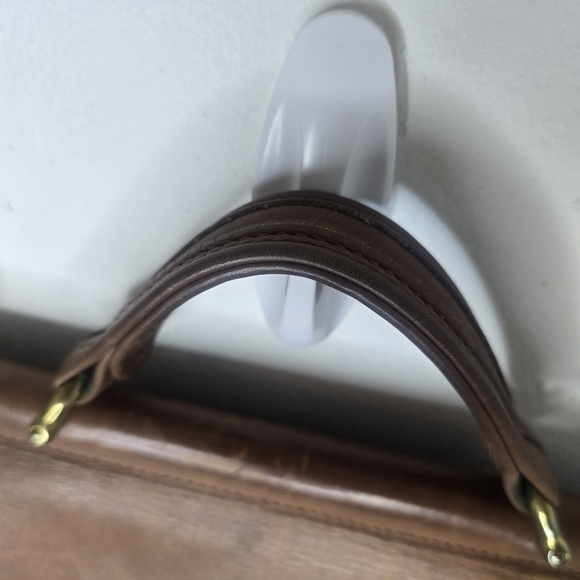 Vintage 90's Coach British Tan Leather Willis Bag \ Missing Shoulder Strap - Picture 5 of 16